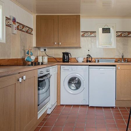 1844 Seascape Cottage Is Located On The Wild Atlantic Way Fanore Luaran gambar