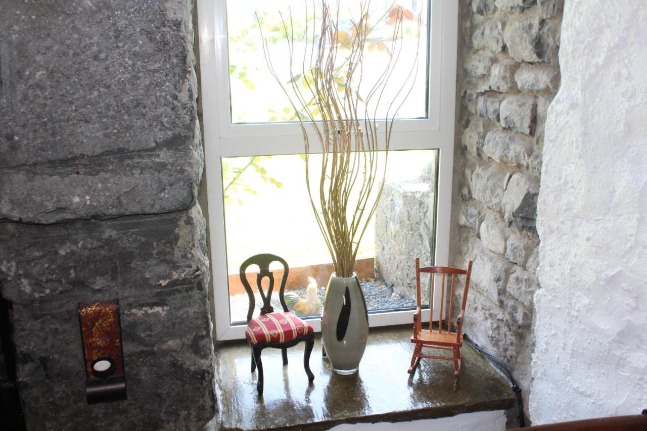 1844 Seascape Cottage Is Located On The Wild Atlantic Way Fanore Luaran gambar