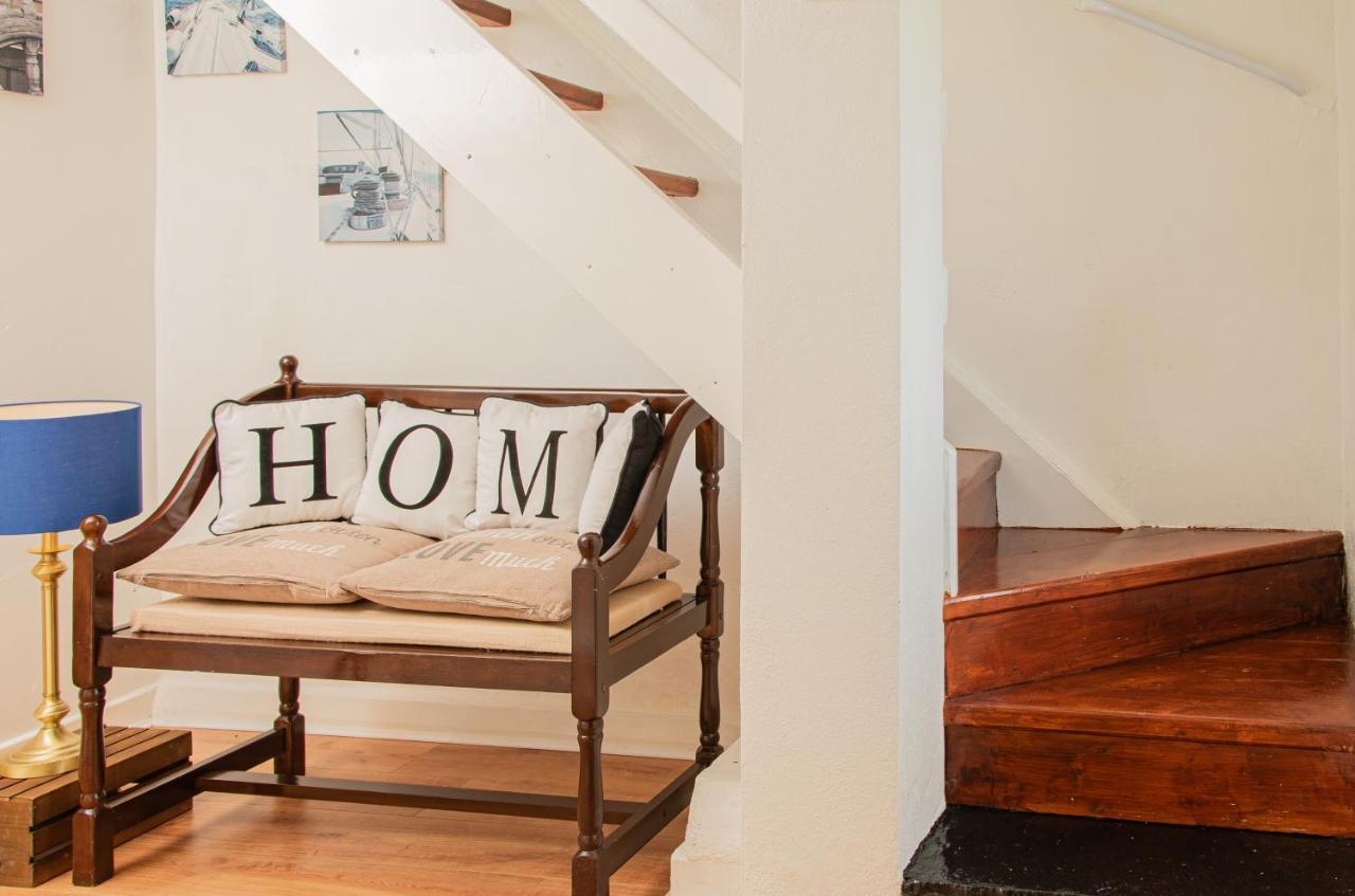 1844 Seascape Cottage Is Located On The Wild Atlantic Way Fanore Luaran gambar