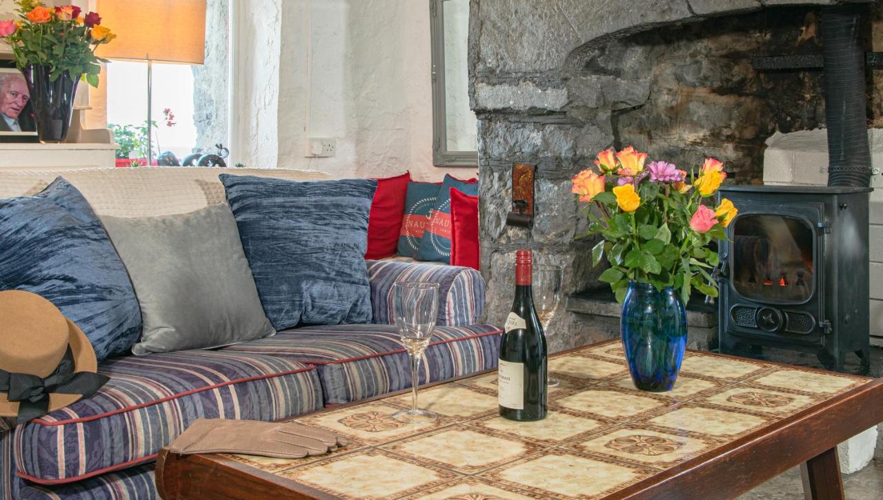 1844 Seascape Cottage Is Located On The Wild Atlantic Way Fanore Luaran gambar