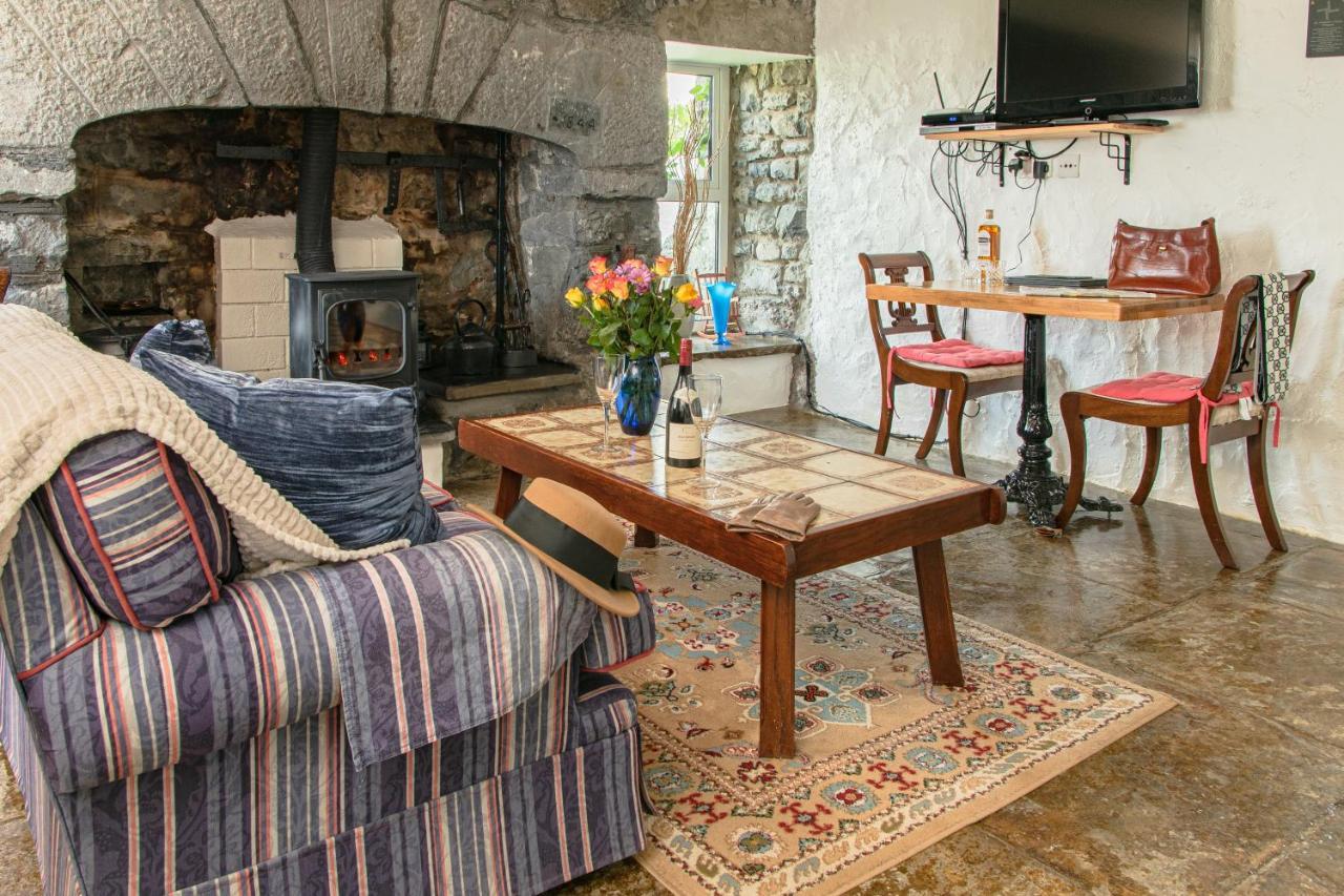 1844 Seascape Cottage Is Located On The Wild Atlantic Way Fanore Luaran gambar
