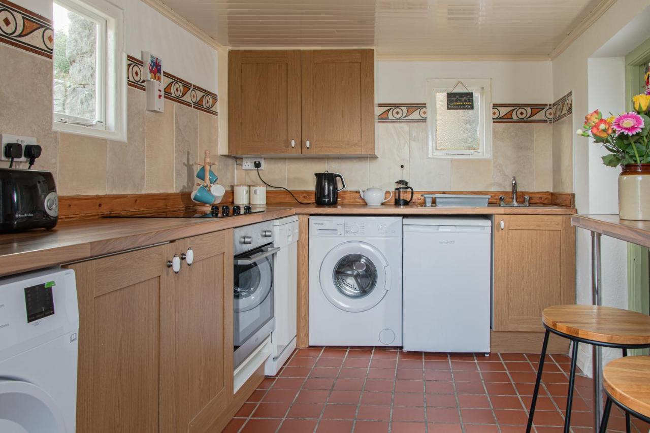 1844 Seascape Cottage Is Located On The Wild Atlantic Way Fanore Luaran gambar