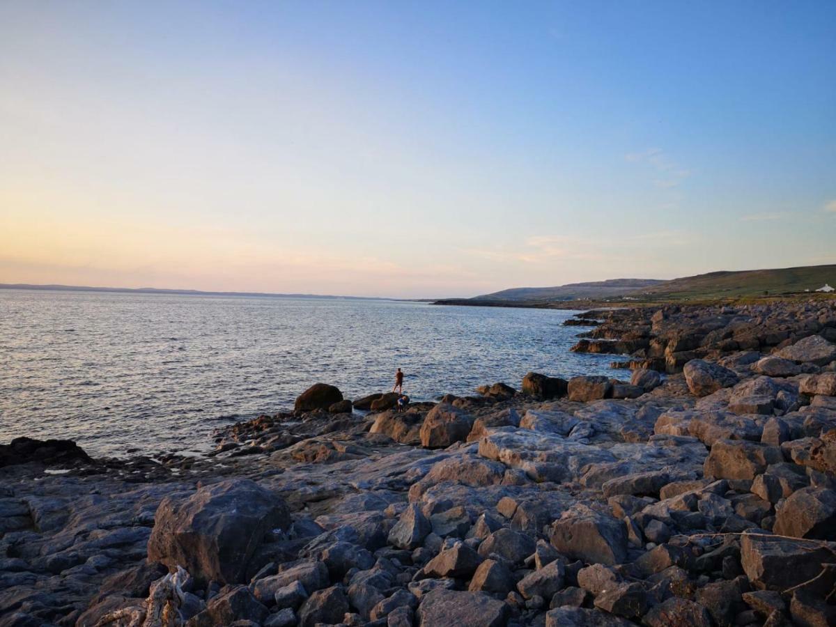 1844 Seascape Cottage Is Located On The Wild Atlantic Way Fanore Luaran gambar