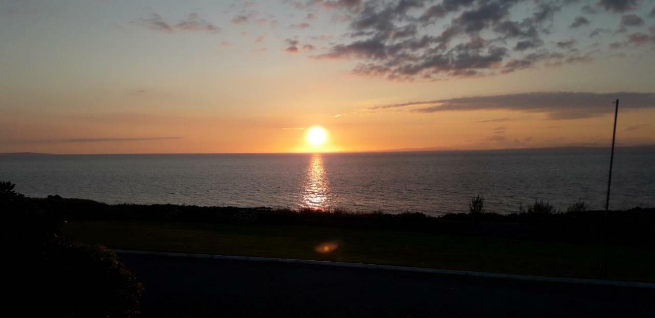 1844 Seascape Cottage Is Located On The Wild Atlantic Way Fanore Luaran gambar